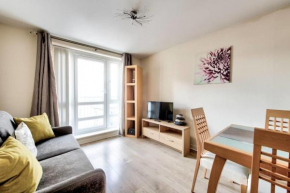 GuestReady - Cosy Apartment with Balcony near Calton Hill